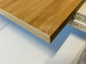 Cięcie i oklejanie płyt meblowych