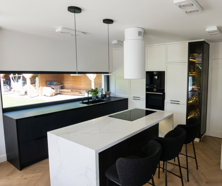 kuchnia biało-czarna